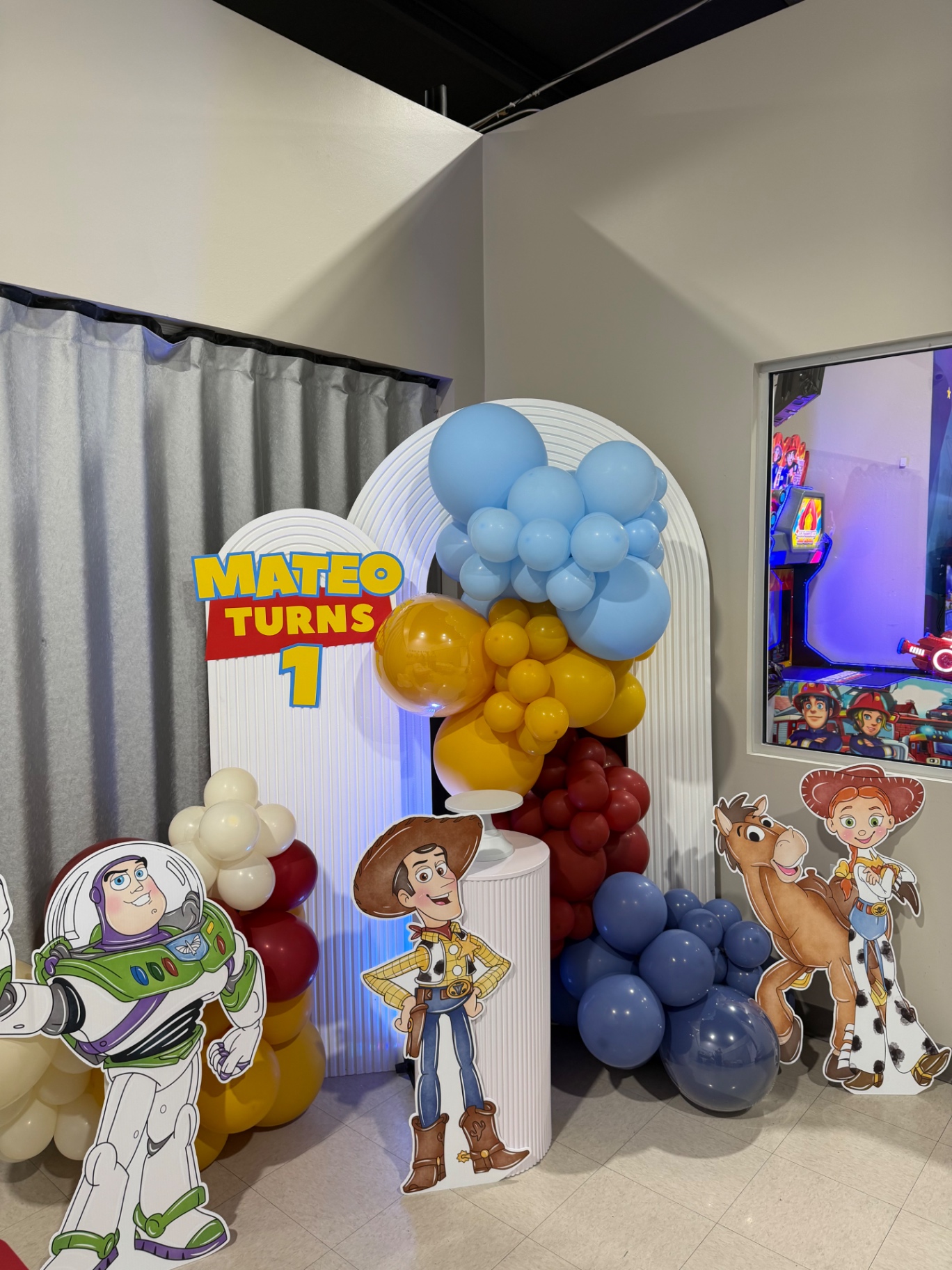 Toy Story Birthday (Toy Story) — balloon decor by Bambino Events TX, 1/2