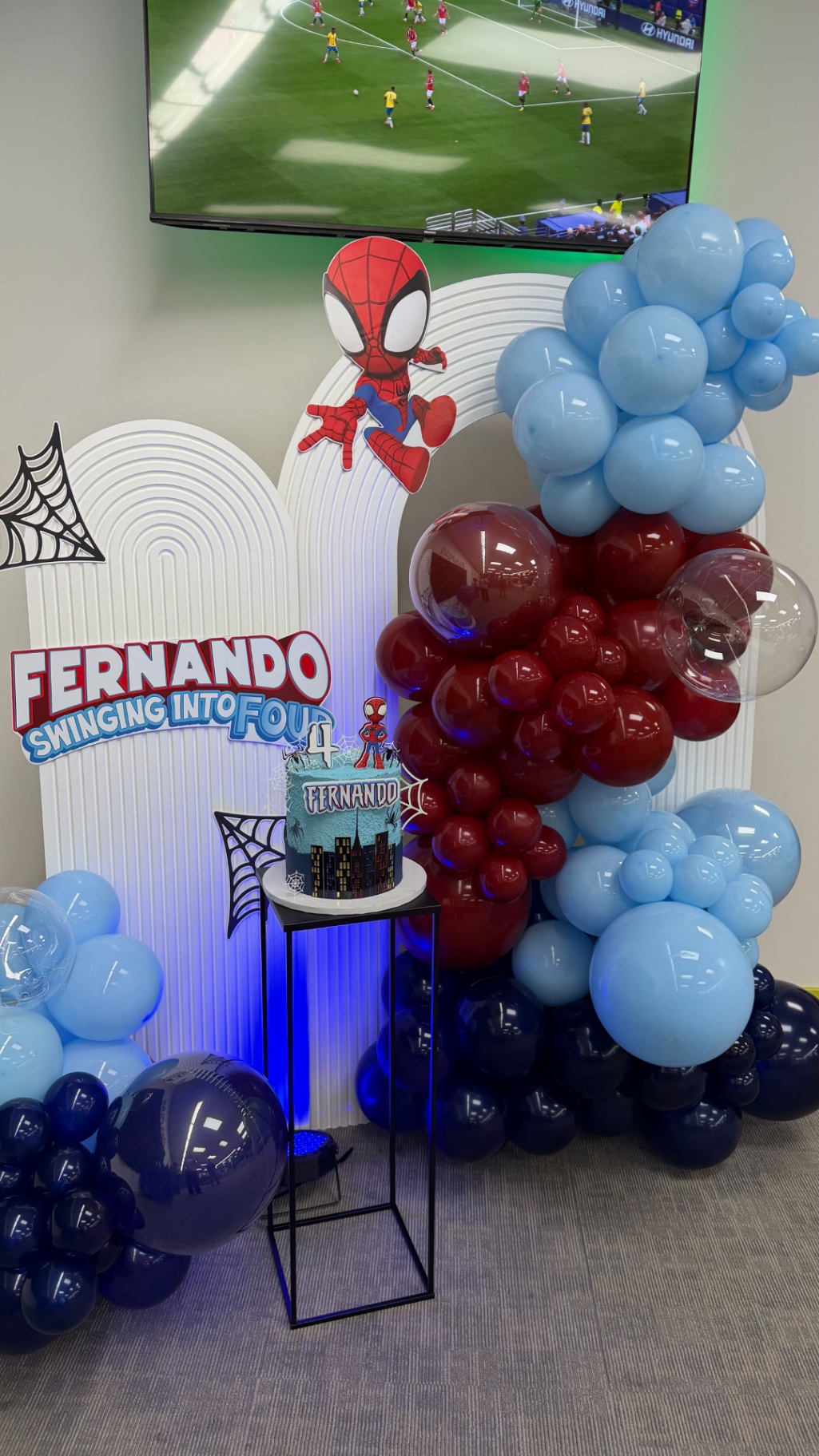 Spider-Man Birthday (Spider-Man) — balloon decor by Bambino Events TX, 1/1
